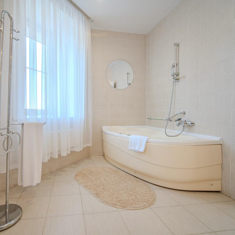 Deluxe Jacuzzi